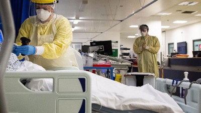 İngiltere'de hastaneler baskı altında. Kırmızı alarm verildi