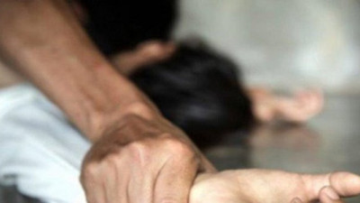 İstanbul'da ev temizliğine giden kadın hayatının kabusunu yaşadı. Polislere ihbar yağdı