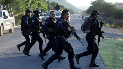 Çete polise saldırdı ortalık kan gölüne döndü