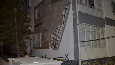 Konyalılar kabusu yaşadı. Çatılar uçtu ağaçlar söküldü