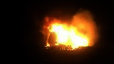 Kumaş yüklü TIR alev topuna döndü