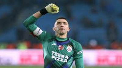 Beşiktaş maçı öncesi Muslera'dan haber var