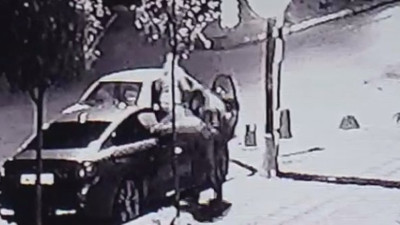 Güngören'de sakar hırsızlar saniyeler içinde her şeyi çaldılar