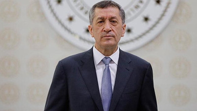 Bakan Selçuk'tan kartopu paylaşımı