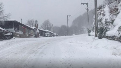 Kocaeli Kartepe'de kar kalınlığı 85 santimetre oldu