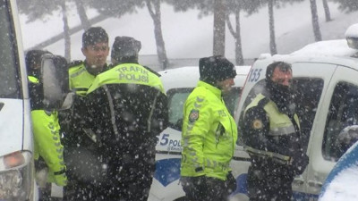 Beşiktaş'ta polis araçları çarpıştı: 3 polis yaralı