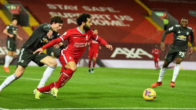 Liverpool, Manchester United karşısında fırsatı kaçırdı