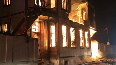 Müftülük binası cayır cayır yandı