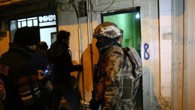 Adana’da uyuşturucu çetesine şafak operasyonu