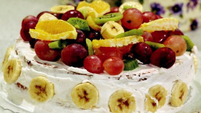 Mısır'da müstehcen pastalar yapıp yiyen teyze tutuklandı