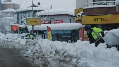 Bartın'da yoğun kar yağışı nedeniyle 150 köy yolu ulaşıma kapandı
