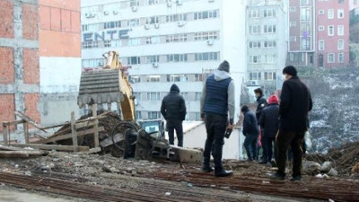 Şişli'de bina sakinleri sokağa döküldü