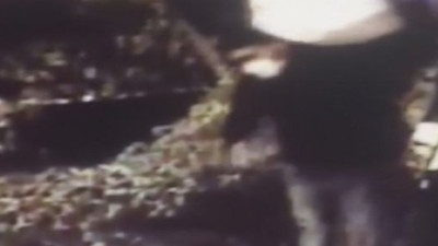 İstanbul'da kardan adamı bile çaldılar. Bir gün önce önünde kızıyla poz vermişti