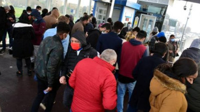 İstanbul'da HES kodu izdihamı