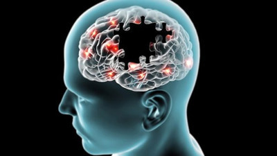 Alzheimerın baş düşmanı hafızayı makine gibi çalıştırıyor. Günde 1 avuç yetiyor