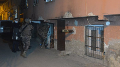 Kuru sıkılı intihar girişimi. Adana polisini alarma geçirdi. Özel harekat devreye girdi