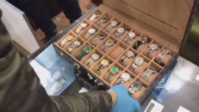 Polis kapalıçarşı 'da maden buldu. Çantalar dolusu çıktı