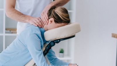 Uzman fizyoterapist Onur Salman Körtelli açıkladı. Bel ve sırt ağrılarından kurtulmanın formülünü verdi