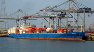 Gemiyi açığa götürmeye çalışan 4. Kaptan ve yağcı yaralı acil yardım bekliyorlar