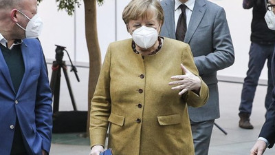 Merkel: Pandemi gelecek aylarda ve yıllarda da hayatımızı etkileyecek