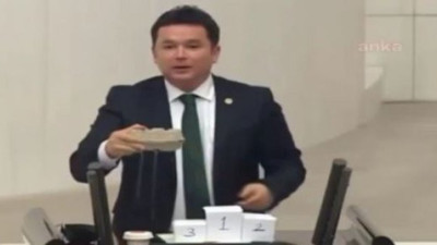 CHP’li vekil Meclis kürsüsünde yumurta kırdı