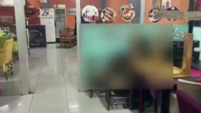 Kafe görünümlü silah imalathanesi ve silah ticareti yapan adreslere baskın düzenlendi.