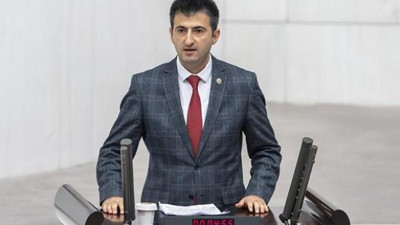 CHP'den istifa eden Mehmet Ali Çelebi: Hem Ahmet Altan, hem Çelebi olmaz. Hem PKK'ya terör örgütü diyemeyenler hem Çelebi olmaz. Silivri'de teslim olmamıştım şimdi de olmuyorum