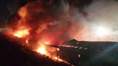 Esenyurt'ta fabrika yangını, müdahale sürüyor