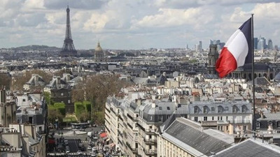 Fransa'ya AB dışındaki ülkelerden giriş çıkışlar yasaklanıyor