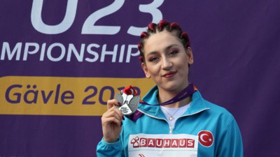 Tuğba Danışmaz, kendi rekorunu egale etti