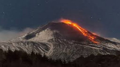 Etna Yanardağı lav püskürtmeye başladı (01 Şubat 2021)
