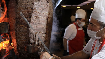 Et ve tavuk diye neler yemişiz neler. Para hırsı vicdan bile bırakmamış