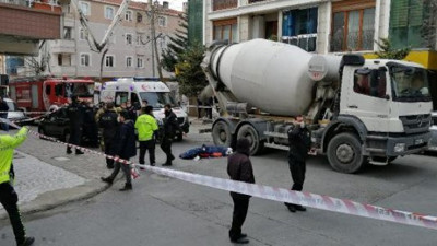 Küçükçekmece'de beton mikseri can aldı