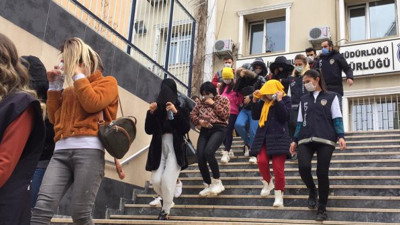 İstanbul polisinden fuhuş çetesine operasyon. Sokağa çıkma yasağında evlere kadın servisi