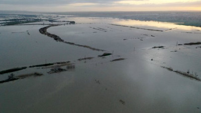 Ergene Nehri tarım arazilerini yuttu. Sarı alarm durumuna geçildi