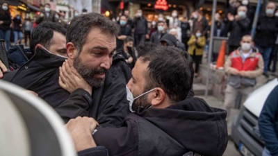 TİP’li Milletvekili Barış Atay ile AKP’li Alpay Özalan Twitter’da fena kapıştı. Çeyrek devrimci ve tam porsiyon AKP’li kavgası