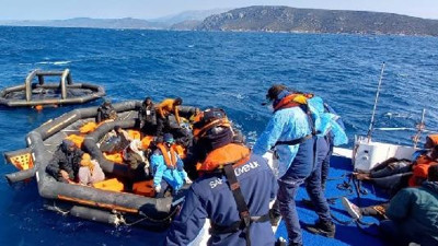 Çeşme'de 37 kaçak göçmen kurtarıldı (31 Mart 2021)