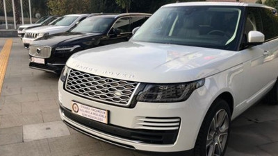 Oto galeri değil, emniyet müdürlüğü bahçesi!