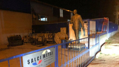 Samsun'da Polis Meslek Yüksek Okulu'ndaki Atatürk heykelini hurdacıya sattılar