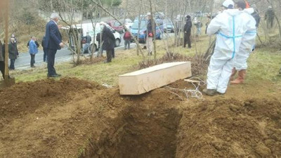 Gerçek morgda ortaya çıktı. Bir cenazeyi iki kere defnettiler