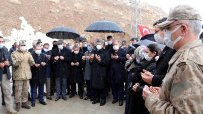 Çığ faciasında şehit olan 42 kişi anıldı