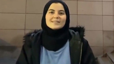 BMW'si olan adam Boğaziçili Şeyma Altundal'ın ayakkabısı ile dalga geçti. Bu kızın ayakkabı numarası bile sizin IQ'nuzdan fazladır!