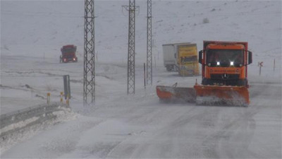 Tipi nedeniyle TIR’lar yolda kaldı