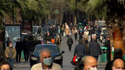 Bu nasıl yasak. İstanbul'da uygulanan sokağa çıkma yasağına rağmen sokaklar kalabalıktı