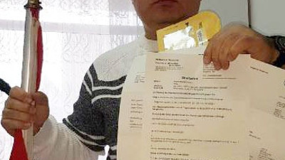 PKK'lılara dokunmayan Almanya'nın Türk bayrağı hazımsızlığı. Yıldız ve hilal kesici alet sayıldı