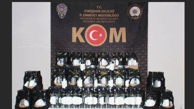 Yüzlerce litre kaçak etil alkol deposuna polis baskını