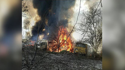 Sakarya'da anız yangını 28 araca zarar verdi