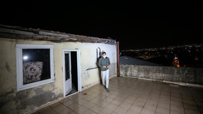 Çay içerken üstündeki çatı uçtu