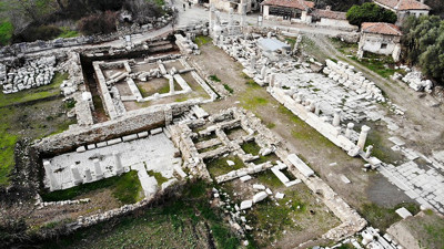 Gladyatörler kentinde 1550 yıllık kilise mermerleri