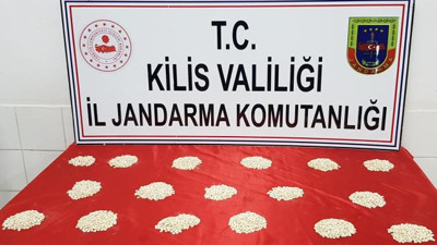 Kilis'te bir aracın içinden çıktı. Tam 377 bin 100 adet